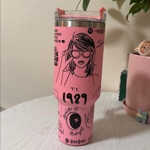 TAYLOR SWIFT 🎀 pink Tumbler 🎀 Brand new, never used. 40oz